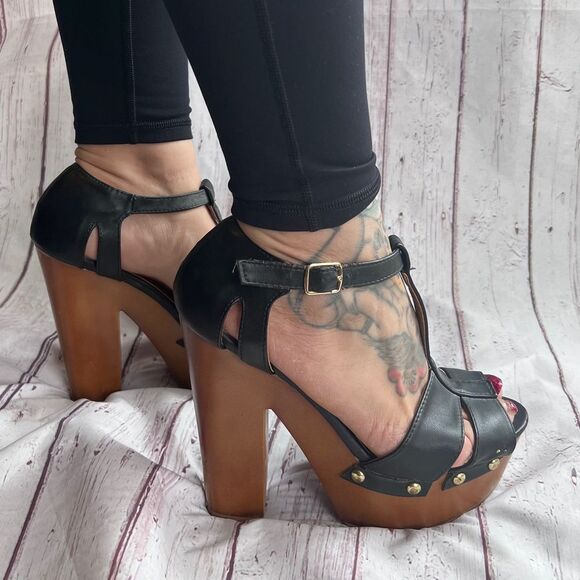 Black & Gold Studded 2" Platform w/ Brown Wood Style Chunky Block 5" Heel - Picture 8 of 10